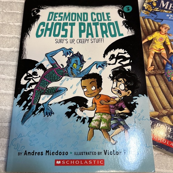 Three Scholastic books - Picture 2 of 4